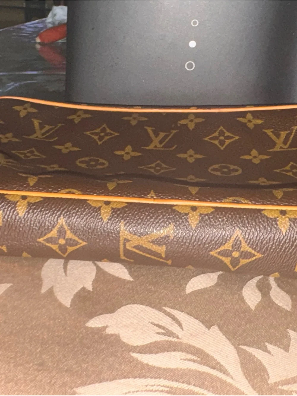 Louis Vuitton classic louis